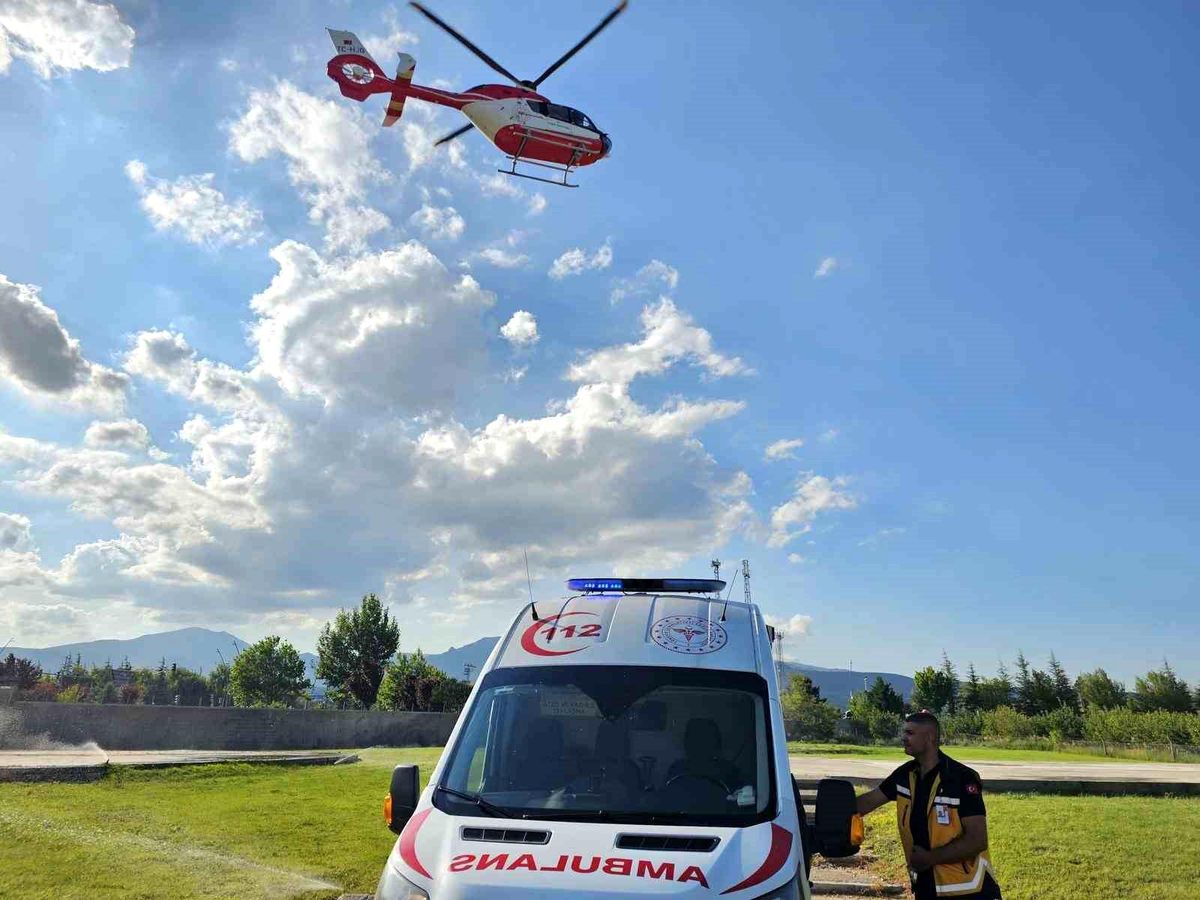 Prematüre ikizlerden biri helikopter ambulansla Niğde'ye nakledildi