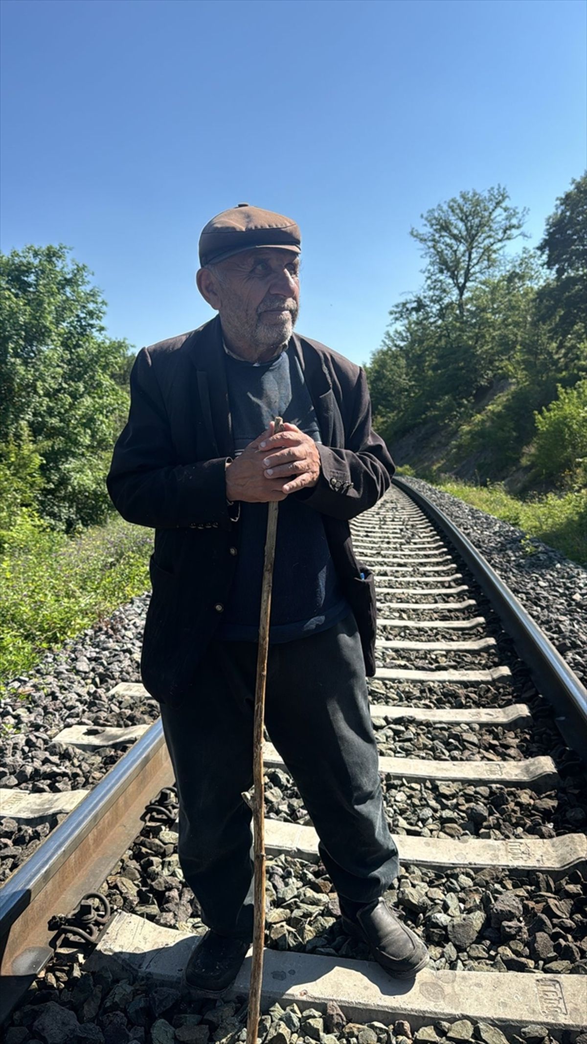 Kavak’ta kaybolan 70 yaşındaki M.V., jandarma ekiplerince tren raylarında bulundu