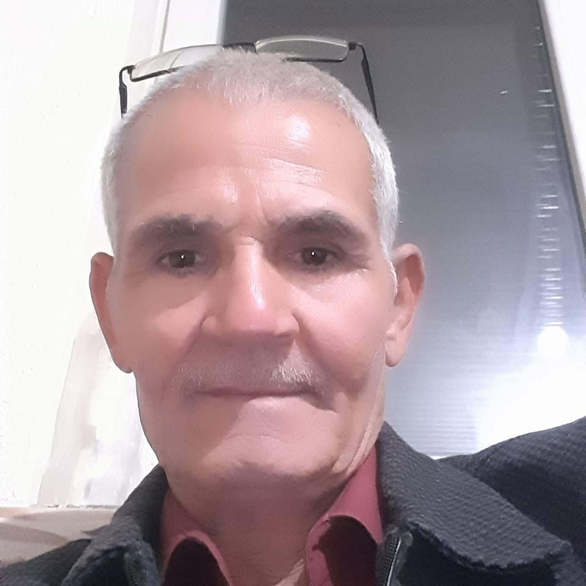 Uşak'ta Otomobil Ağaçlara Çarptı: 1 Ölü, 1 Yaralı