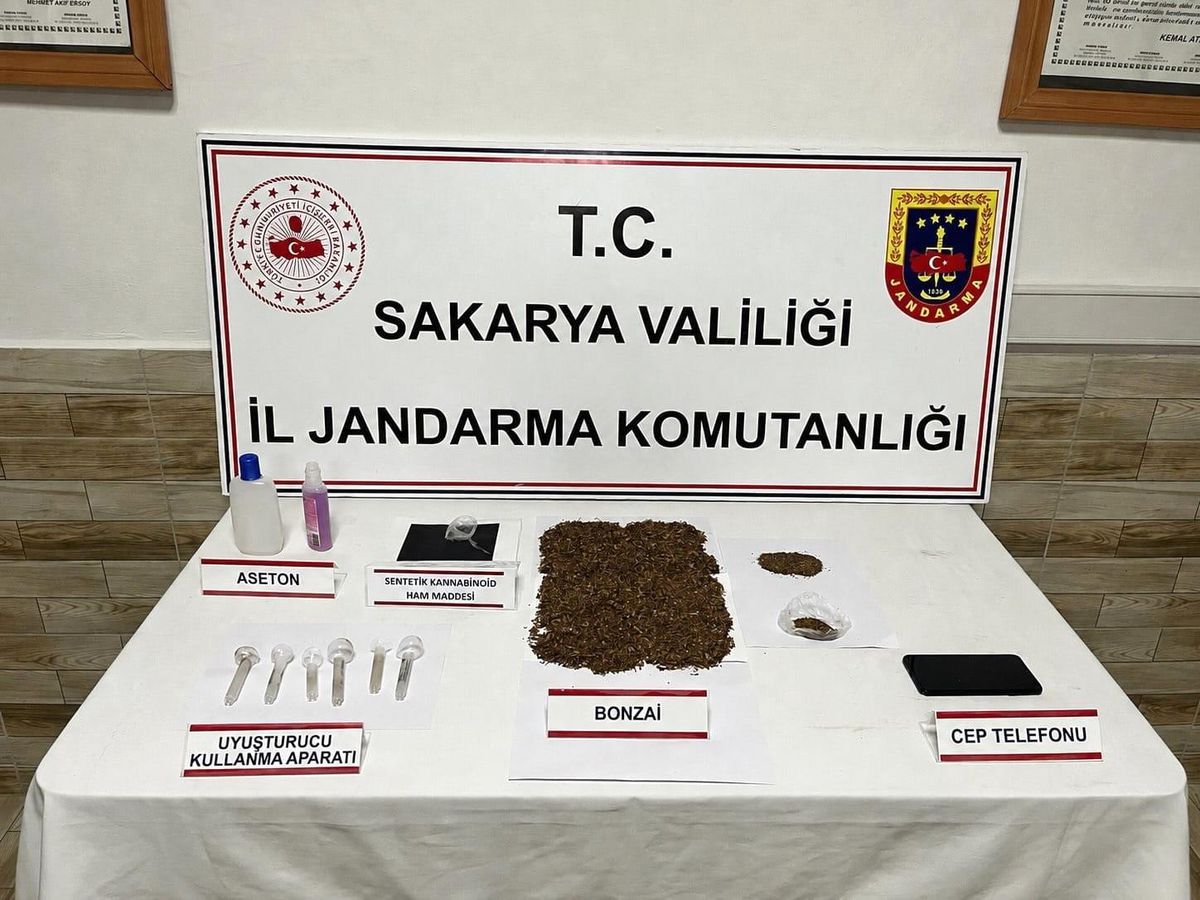 Uyuşturucu operasyonunda 212 kök kenevir ele geçirildi, 3 şüpheli tutuklandı
