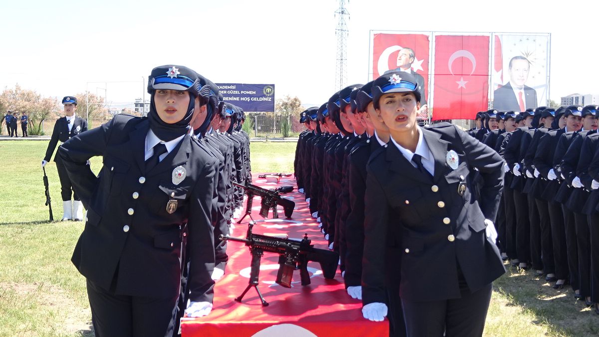 485 kadın polis adayı mezun oldu: 'Babama verdiğim sözü tutum'