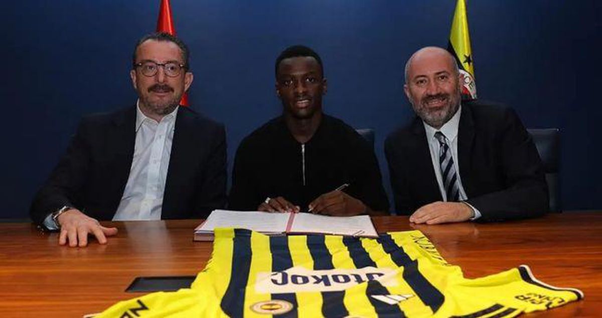 Amara Diouf kimdir, hangi mevki, piyasa değeri ne kadar? Fenerbahçe'nin yeni transferi Amara Diouf kaç yaşında, nereli?