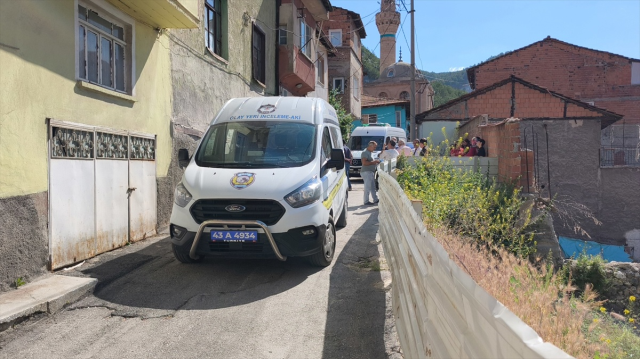 annesini cesediyle gunlerce ay 19986248 2000 1 m