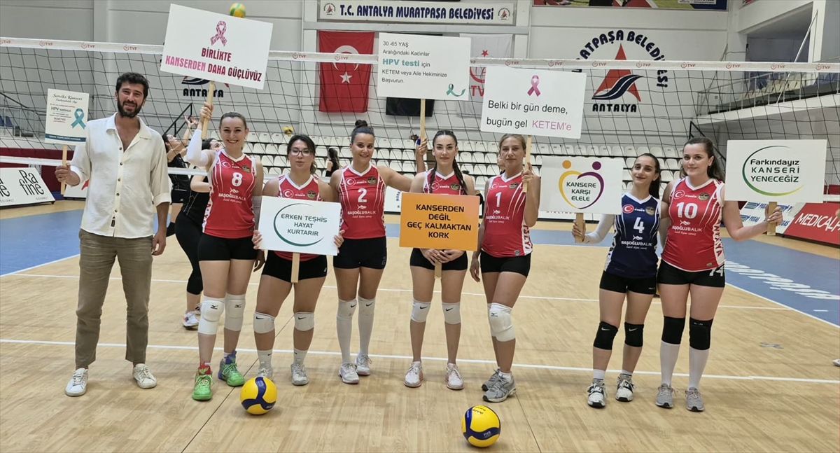 Antalya'da sporcular sağlık için filede buluştu