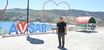 Muhtar Bingül’den bayrak sevdası: Kalp şeklinde ay yıldız