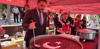 Balıkesir'de Vakıflar Bölge Müdürlüğü tarafından 6 bin kişiye aşure ikram edildi