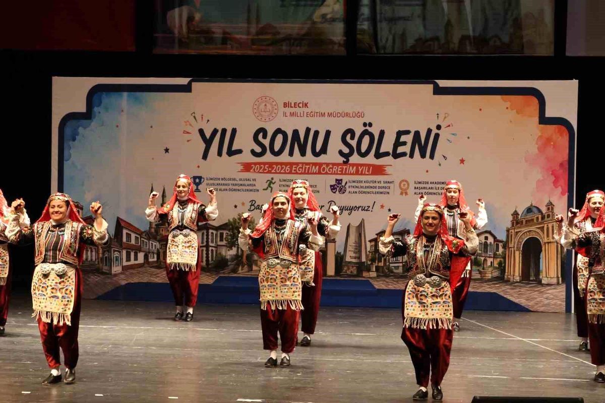 Bilecik'te 'Eğitim Başarı Ödülleri Töreni' coşkuyla gerçekleştirildi