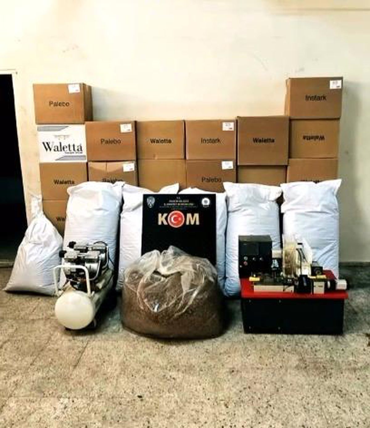 Bilecik'te kaçakçılık operasyonu: 169 bin 400 makaron ele geçirildi