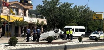Bilecik'te otomobilin devrildiği kaza güvenlik kamerasınca kaydedildi