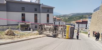 Bursa'da halk otobüsünün devrilmesi sonucu sürücü yaralandı