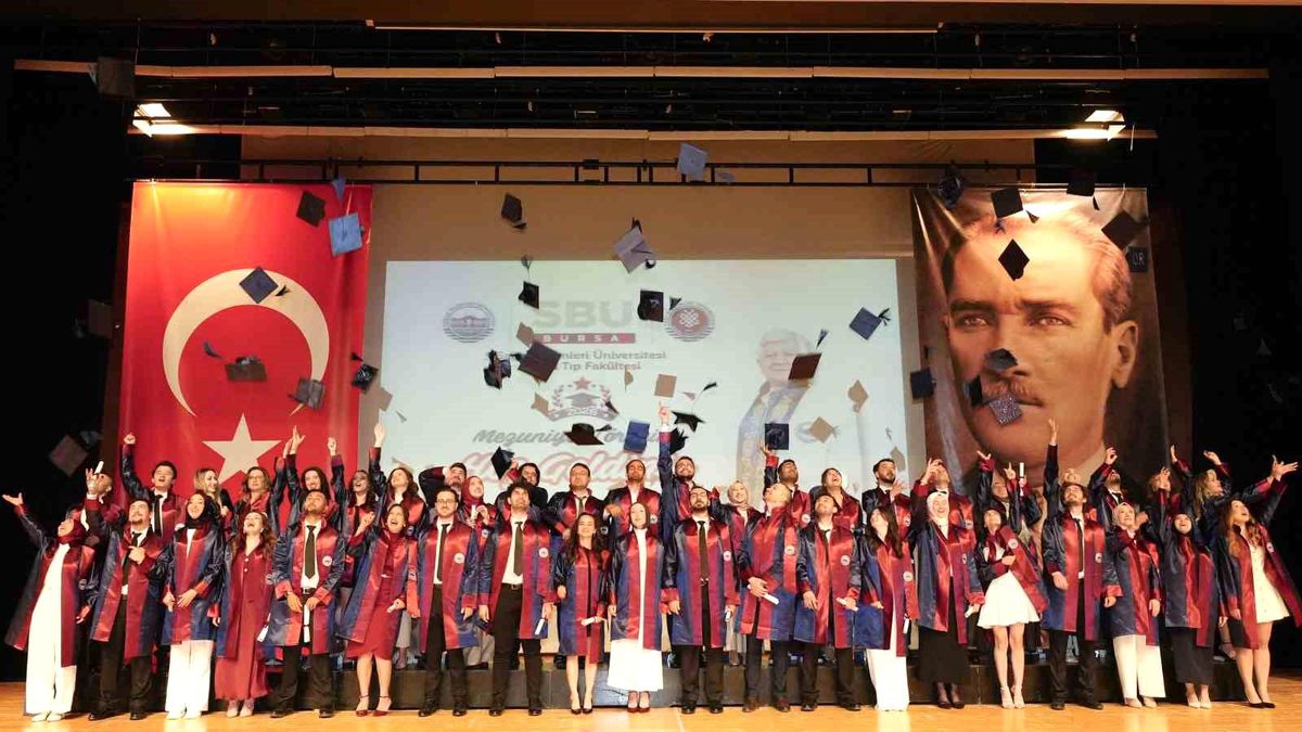 Sağlık Bilimleri Üniversitesi Bursa Tıp Fakültesi mezuniyet töreninden genel görünüm