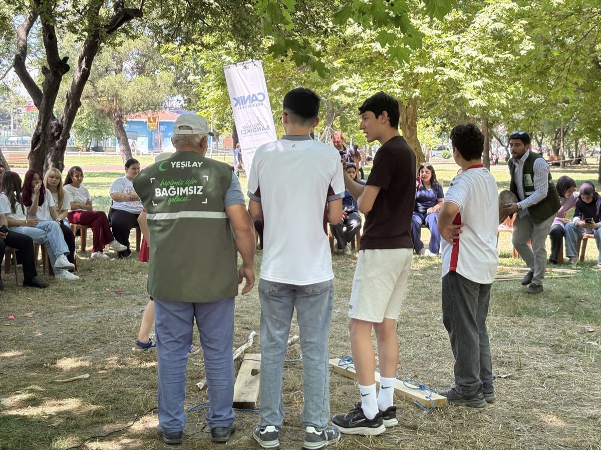 Canik'te Yeşilay Gençlik Festivali ile Bağımlılığa Dikkat Çekildi