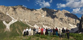 Hakkari'nin doğal güzellikleri doğaseverleri ağırladı