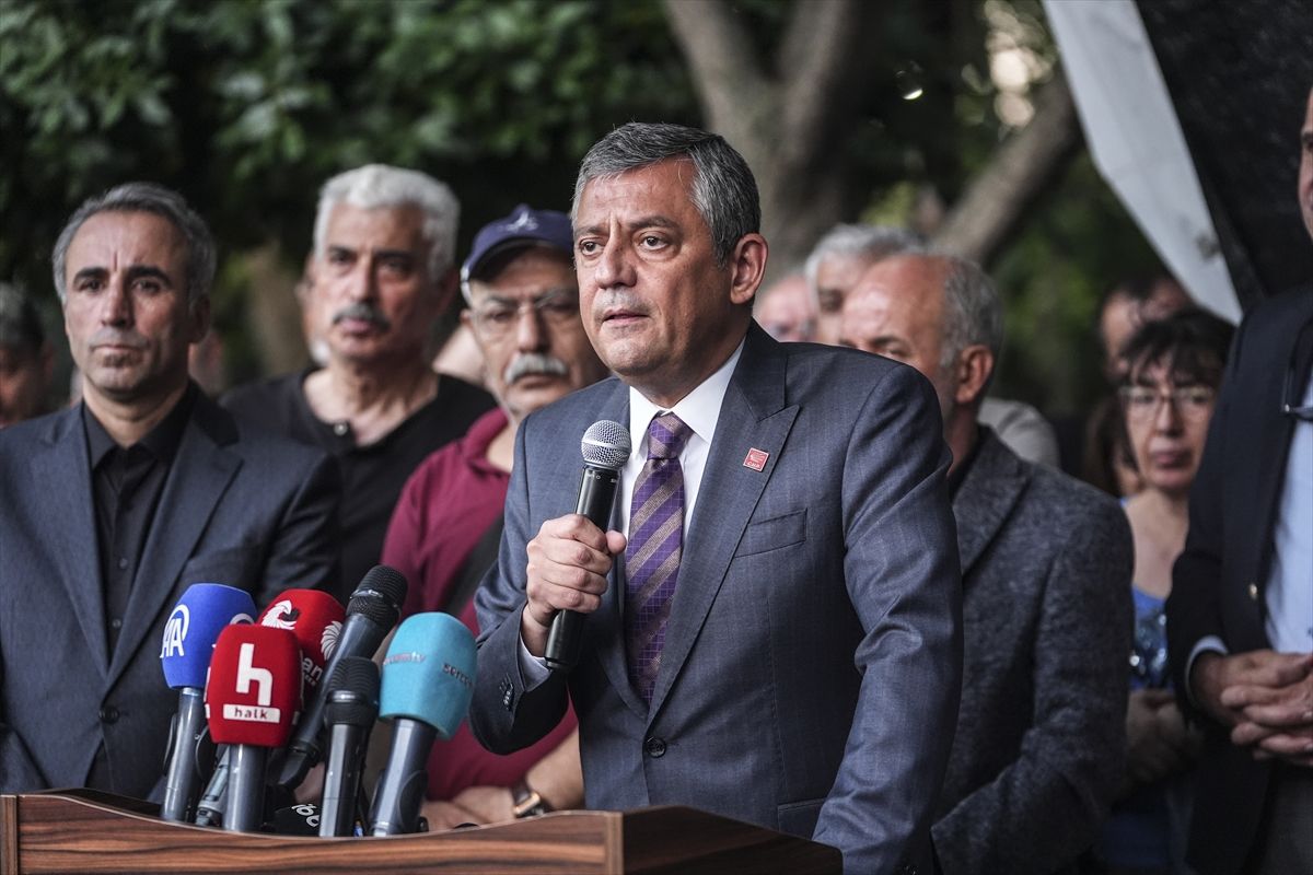 CHP Grup Başkanı Özgür Özel, İstanbul'da 'On Muharrem Orucu Programı'na katıldı Açıklaması