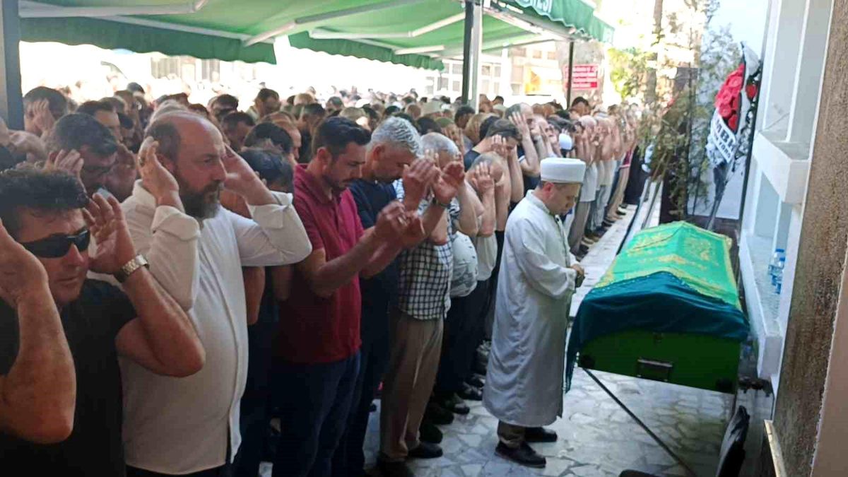 Derbent Barajı'nda ölü bulunan 2 çocuk annesi kadın, son yolculuğuna uğurlandı