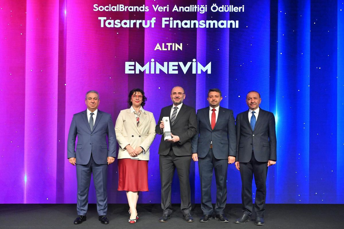Eminevim Brandverse Awards ödül töreni