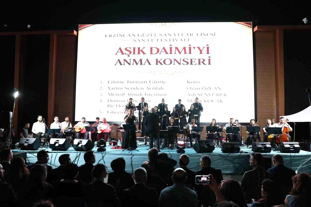 Erzincan'da Sanat Festivali Âşık Daimi eserleriyle başladı