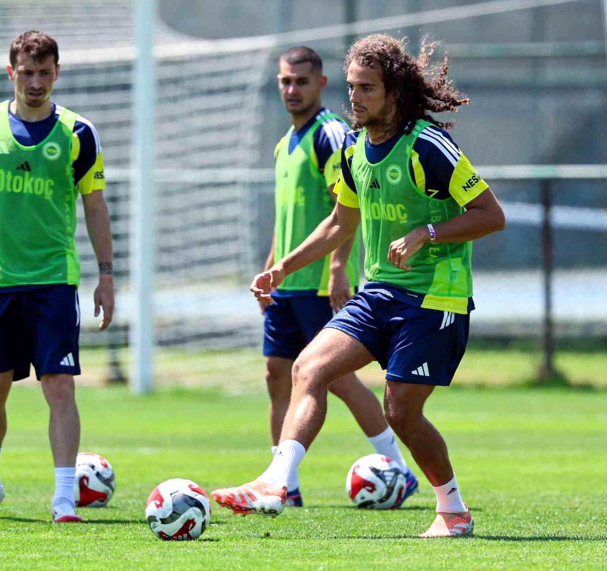 Fenerbahçe futbol takımı Topuk Yaylası'nda antrenman yapıyor