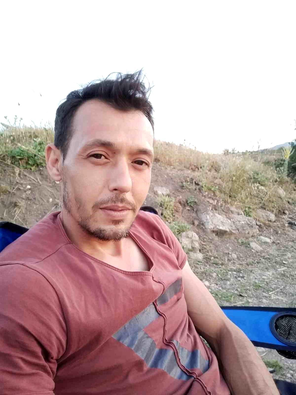 Gediz'de hayatını kaybeden işçi Recep Tetik için düzenlenen cenaze töreni