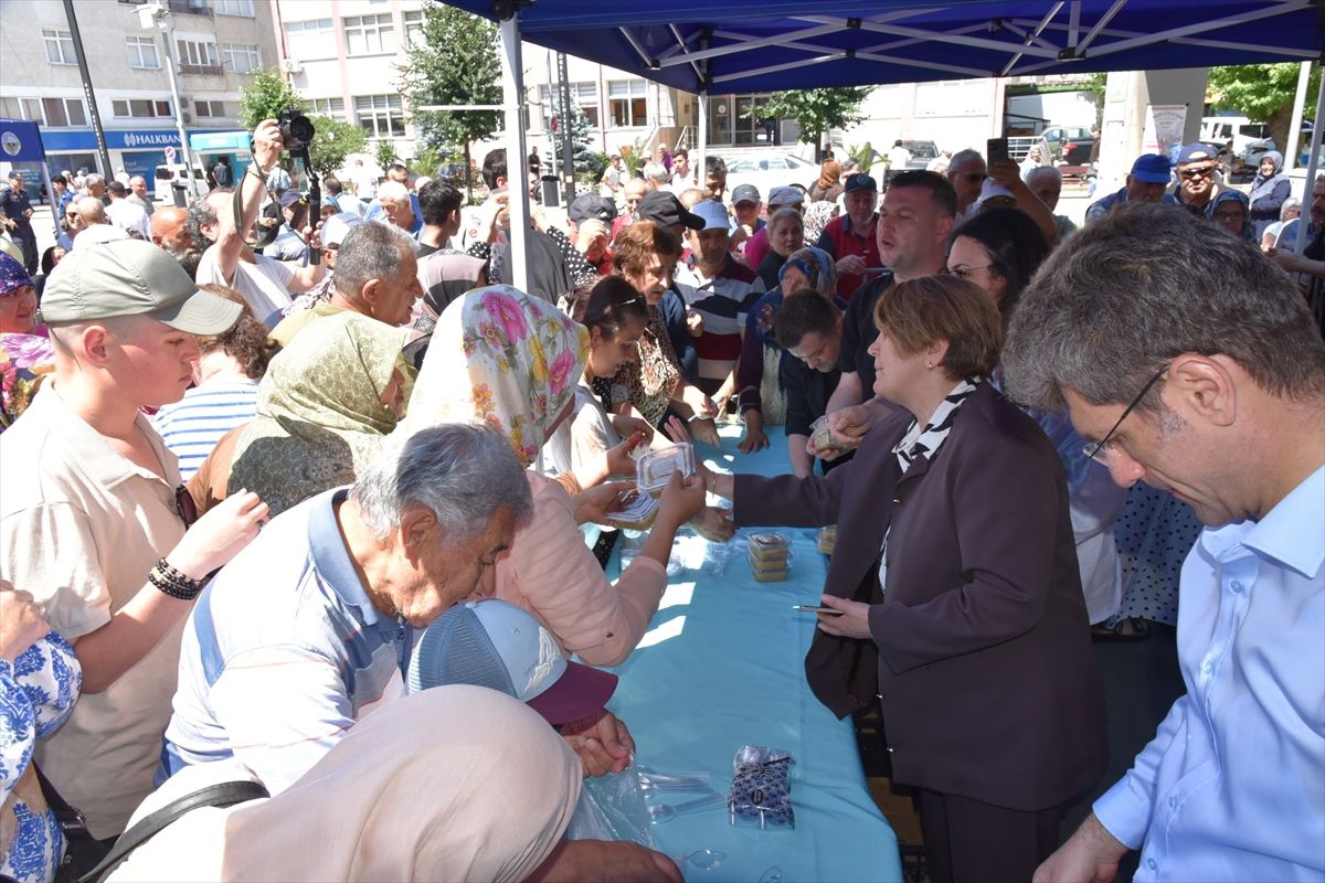 Giresun'da aşure ikramı ve altyapı çalışması