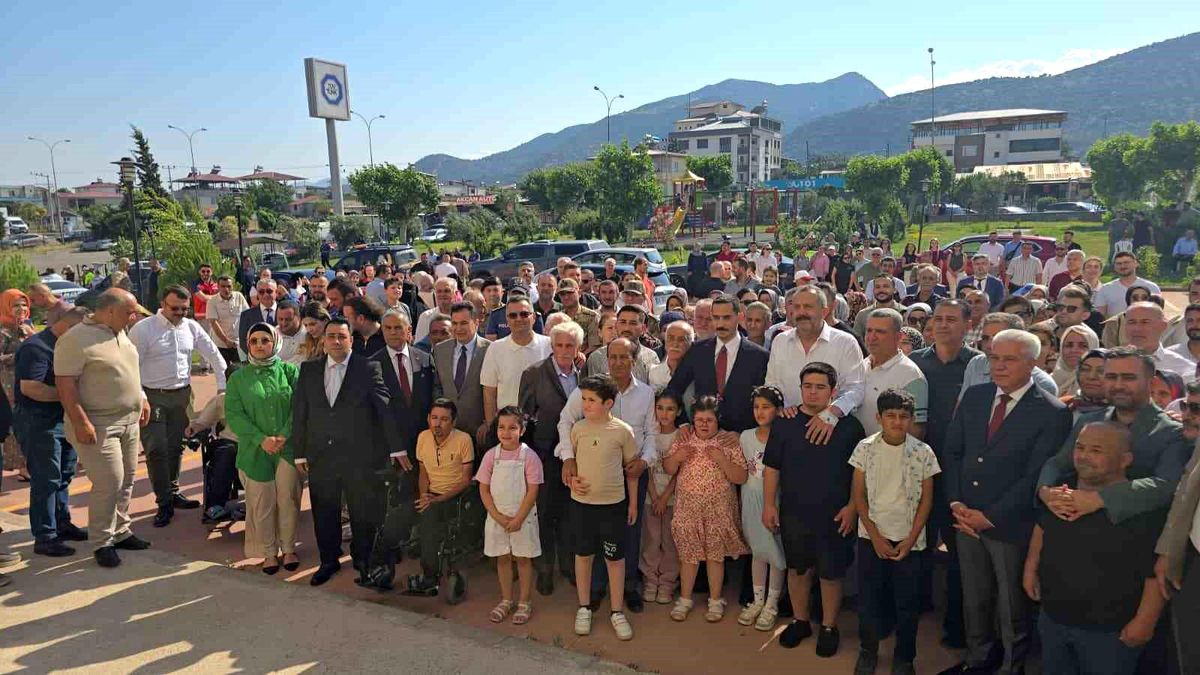 İslahiye Kaymakamı Soylu, Finike'ye Duygusal Törenle Uğurlandı