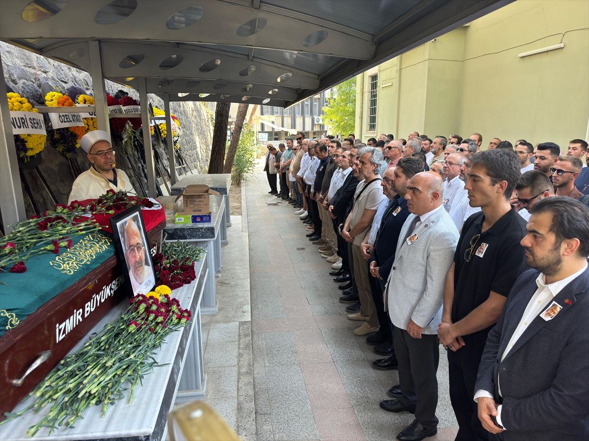İzmir Sağlık Müdürlüğü Halk Sağlığı Hizmetleri Başkan Yardımcısı Bayrakcı, son yolculuğuna uğurlandı