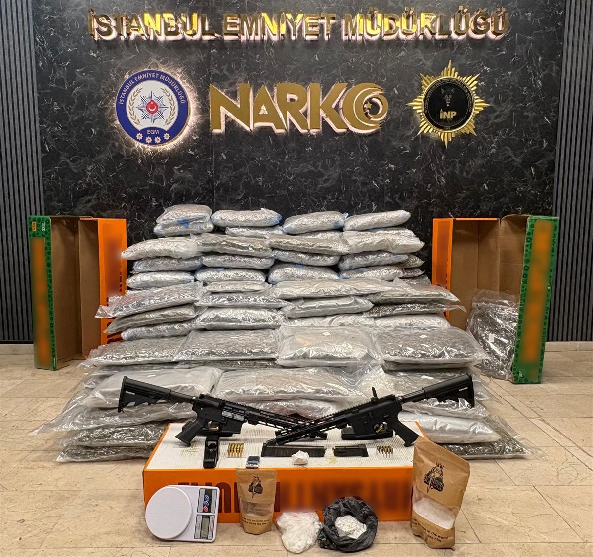 İstanbul'da büyük uyuşturucu operasyonu: 5 gözaltı