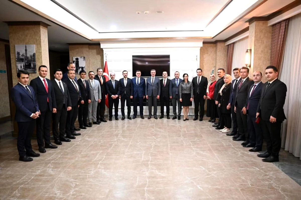 Erzurum Valisi Aydın Baruş'un katıldığı veda yemeğinden bir kare