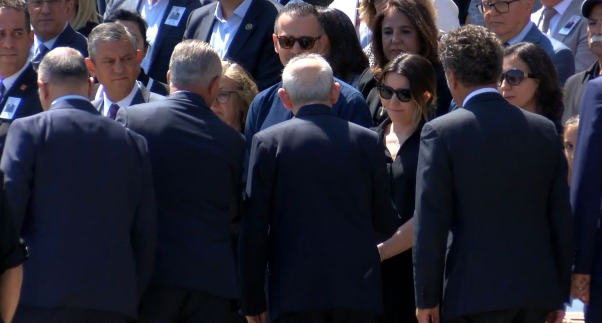 CHP'li eski milletvekili Orhan Sür için TBMM'de tören: Kılıçdaroğlu ve Özel tokalaştı