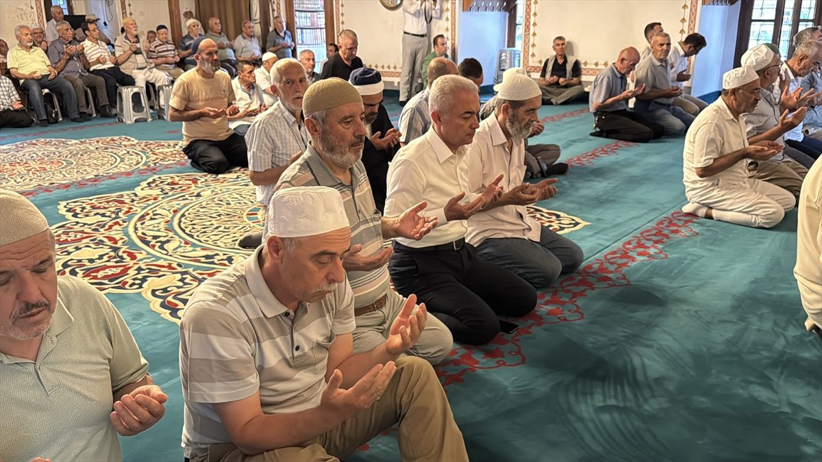 Kırklareli'nde aşure dağıtımı etkinliği