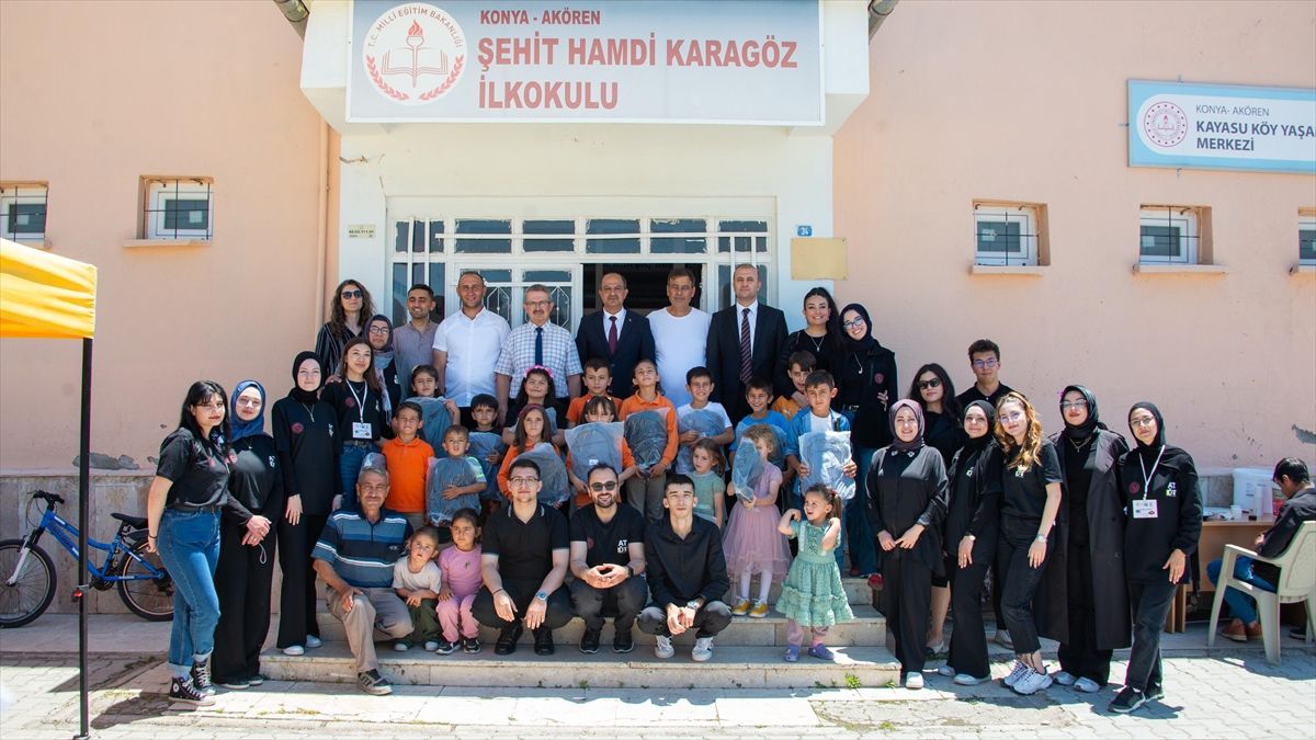 Hayalini çizdiler, ayakkabı oldu