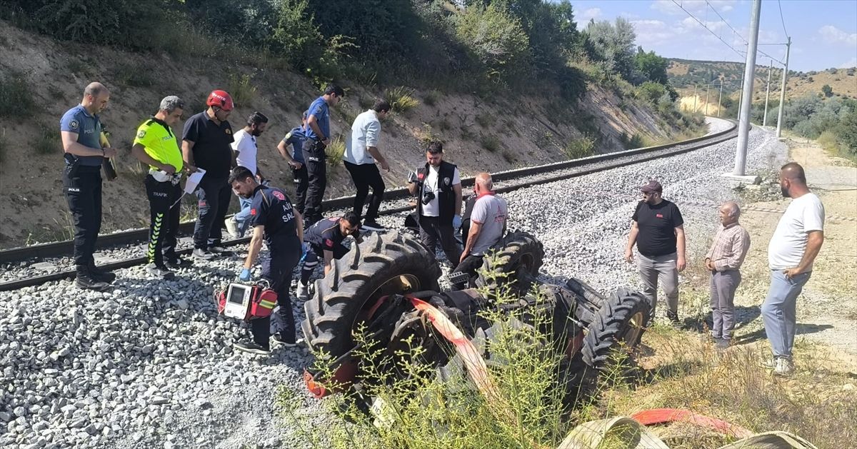 Malatya'da devrilen traktörün sürücüsü hayatını kaybetti