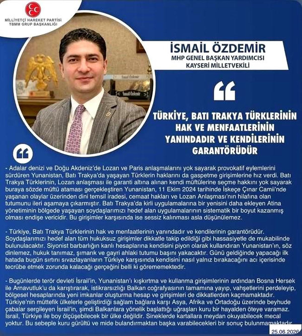 MHP Genel Başkan Yardımcısı İsmail Özdemir konuşma yaparken çekilmiş bir fotoğrafı.