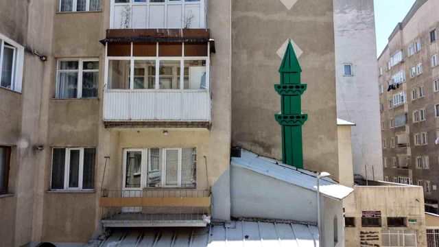 minareye yer bulamayinca duvara tasarladilar 2 19986712 o