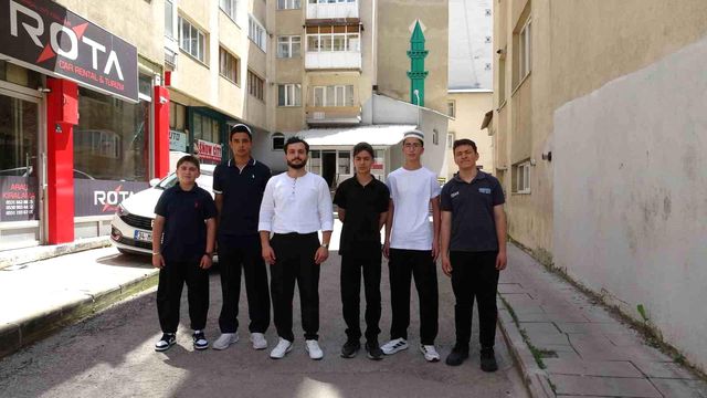 minareye yer bulamayinca duvara tasarladilar 6 19986712 o