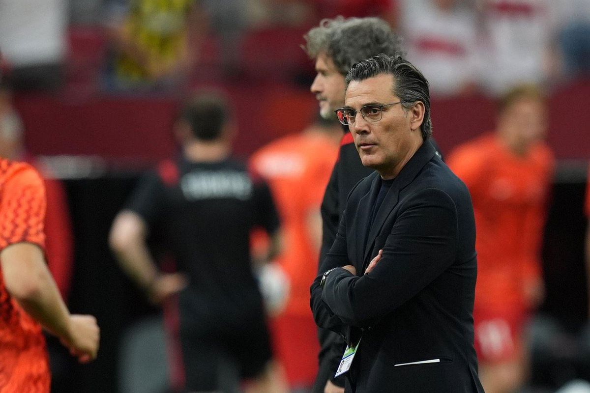 A Milli Futbol Takımı Teknik Direktörü Vincenzo Montella basın toplantısında konuşuyor.