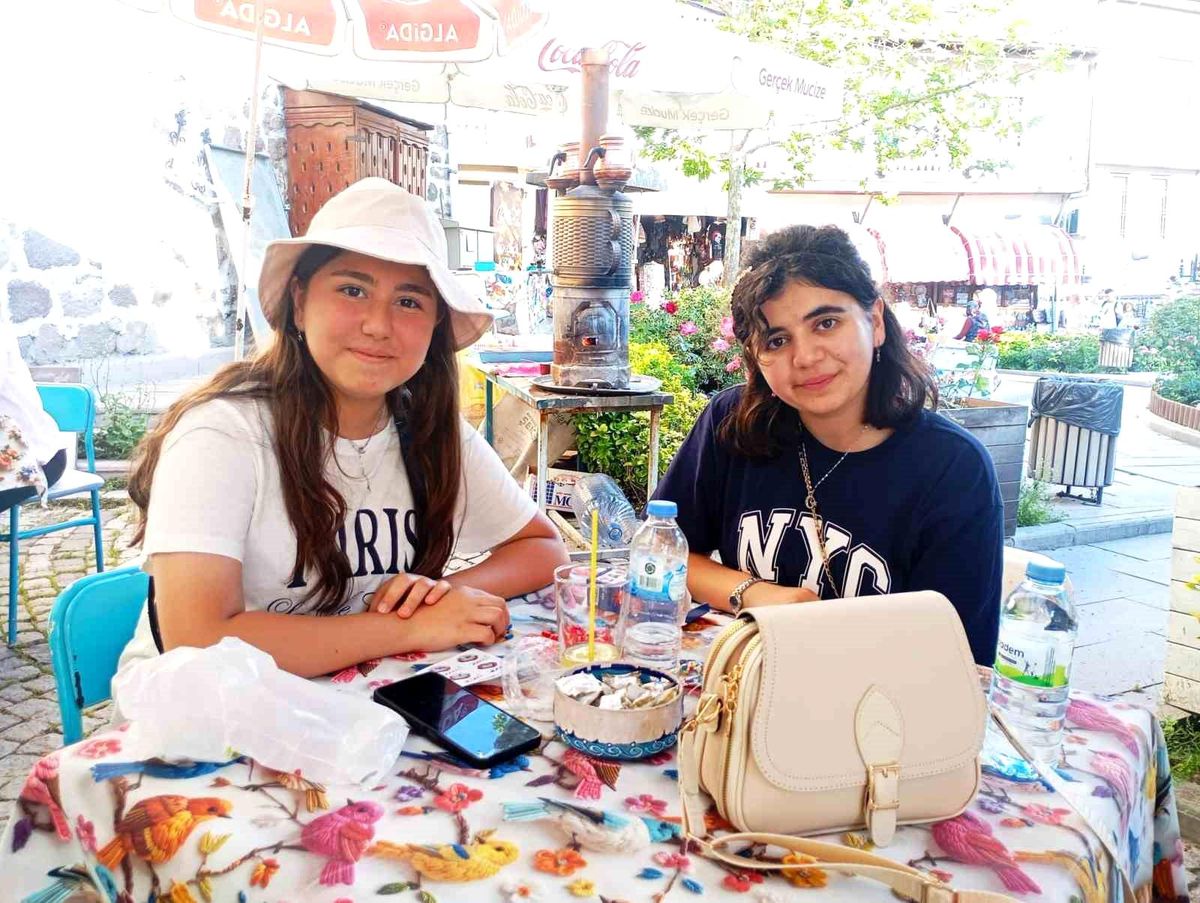 Öğrenciler okudukları romanlardaki mekânları Ankara'da gezip gördü