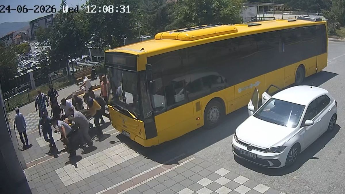Otobüste kalp krizi geçiren kadını şoför hastaneye yetiştirdi