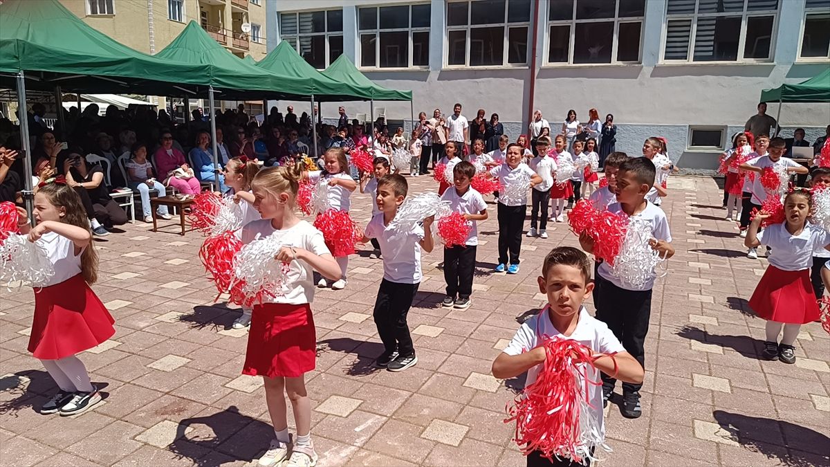 Pazaryeri'nde Eğitim Şenlikleri ve Kermes Büyük İlgi Gördü