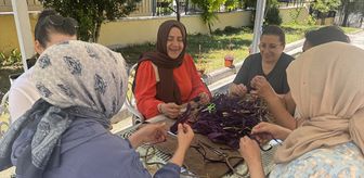 Samsun'da kadınlar mısır kabuklarını sepet ve çantalara dönüştürdü