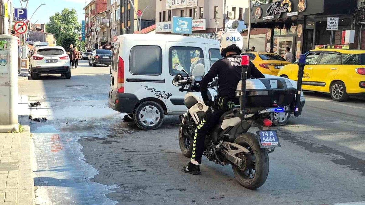 Seyir halindeki araçta yangın çıktı