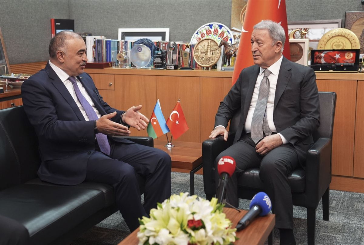 Akar ve Memmedov'dan 'iki devlet, tek ordu' vurgusu