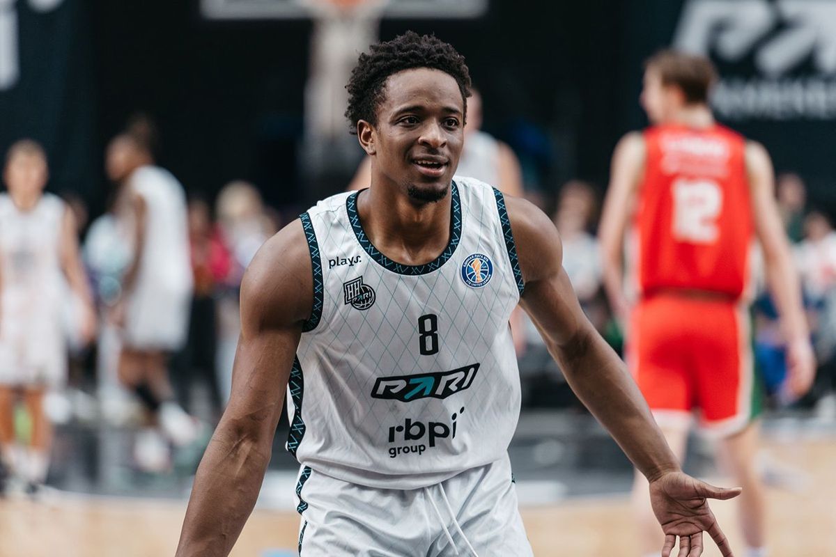 TOFAŞ basketbol takımı oyuncusu Zach Nutall