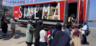 TRT Mobil Sinema Tırı Zonguldak'ta çocuklarla buluştu