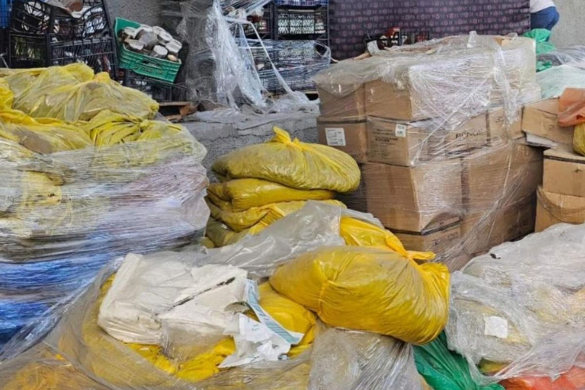 Uşak'ta son kullanma tarihi geçmiş 29 ton çikolata ele geçirildi