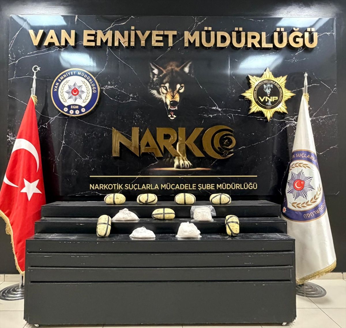Van'da 10 kilo 260 gram sentetik uyuşturucu ele geçirildi