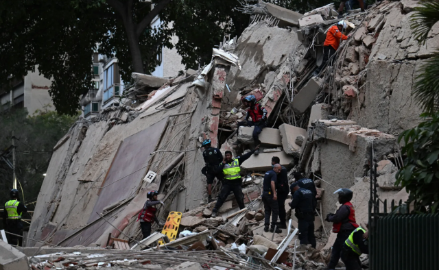 venezueladaki cifte depremde c 19987620 2550 1 m