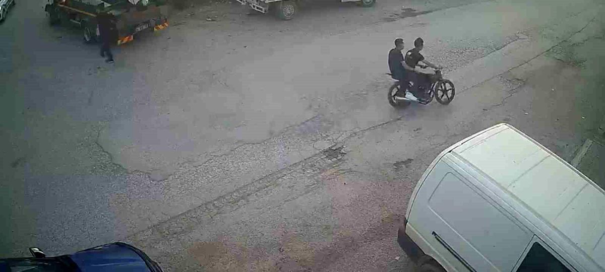 Beyşehir'de kaza yapan plakasız motosiklet