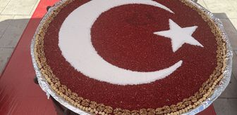 Afyonkarahisar'da 40 kazanda pişirilen aşure vatandaşlara ikram edildi