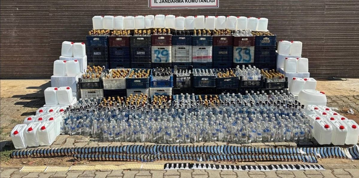 Alanya'da 1750 litre kaçak ve etil alkol ele geçirildi